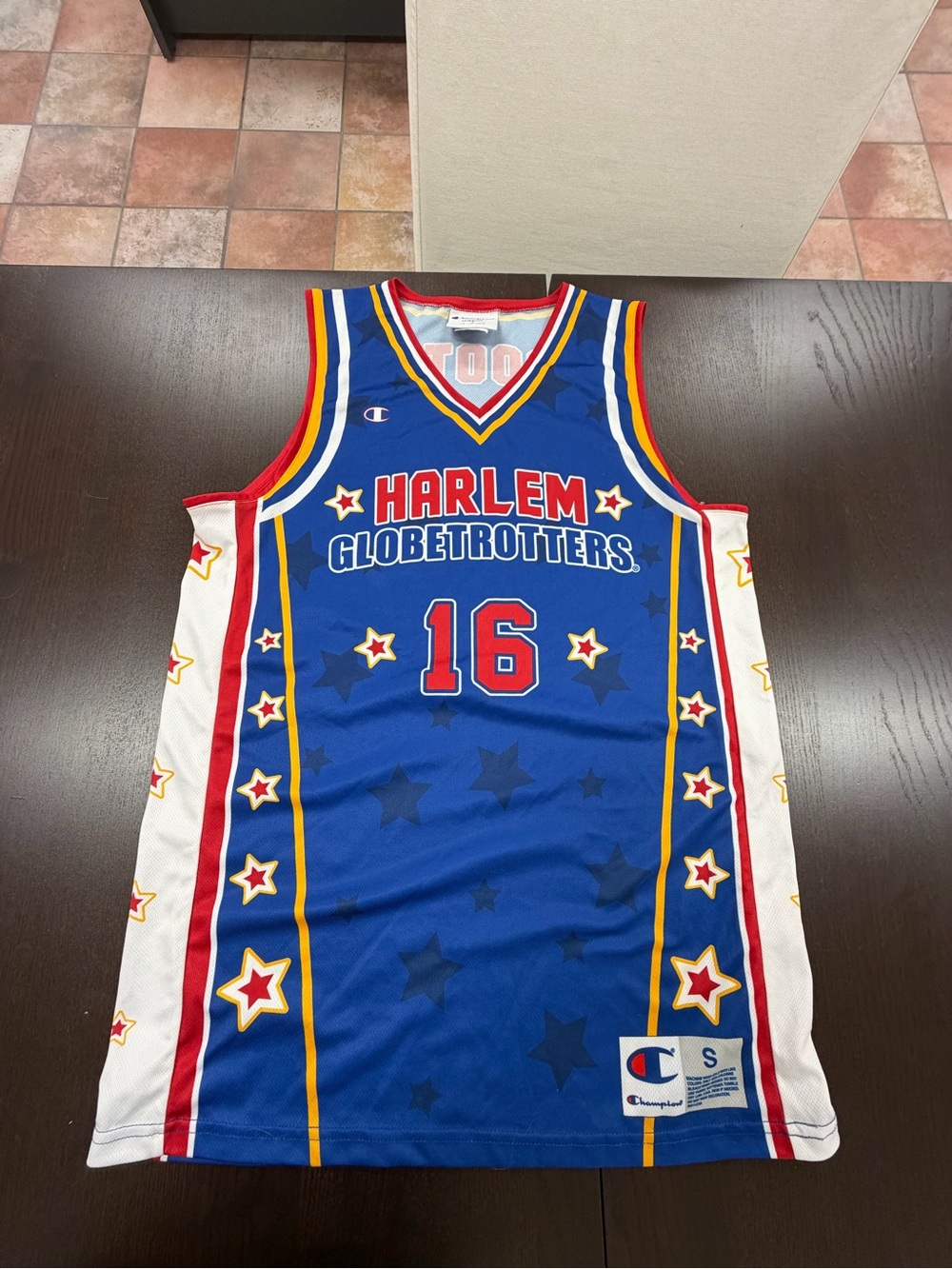 One size small Harlem Globetrotters basketball jersey